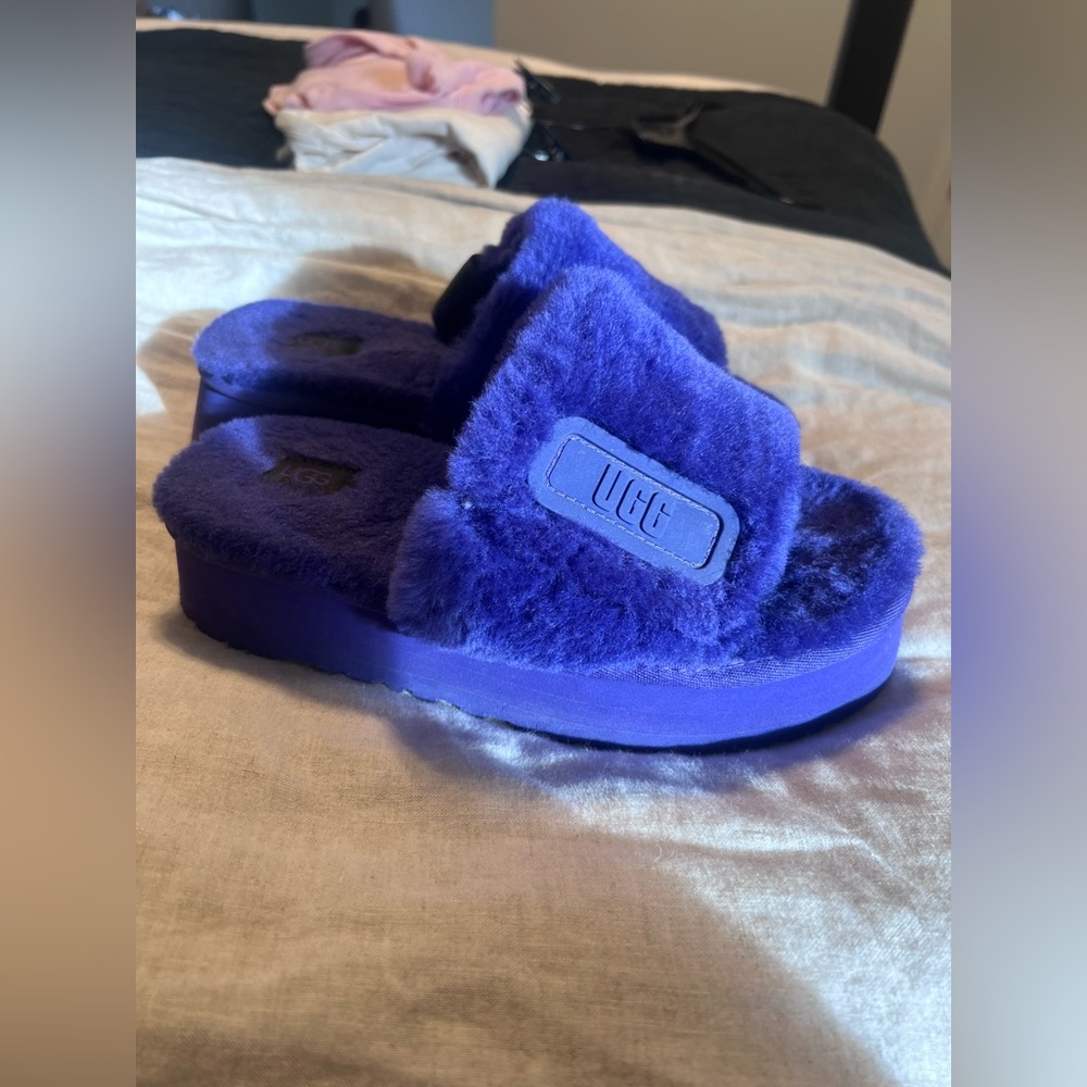 UGG Purple Flatform Slippers - Picture 5 of 6